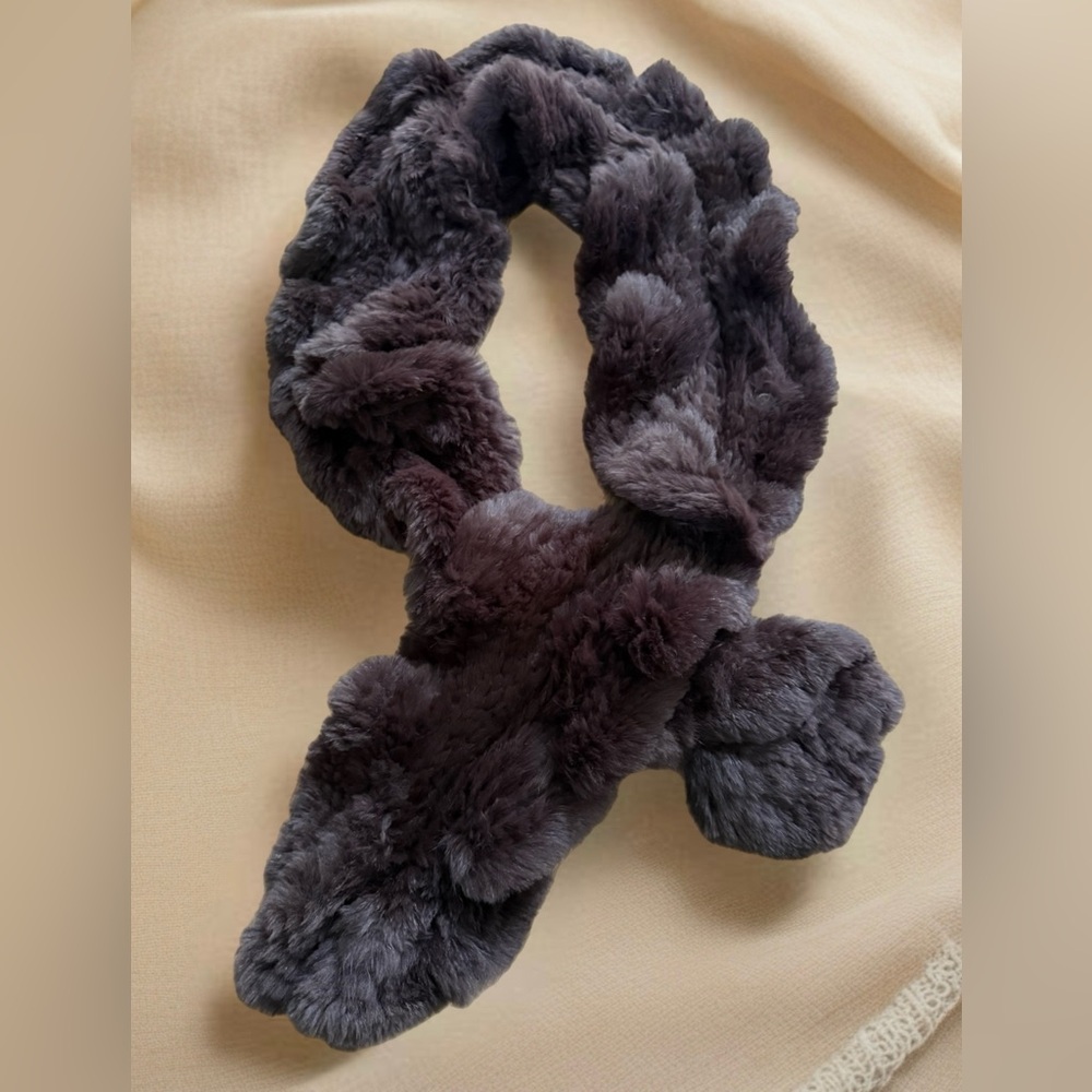 Luxury Lord & Taylor Plush Faux Fur Scarf in Deep brown excellent condition